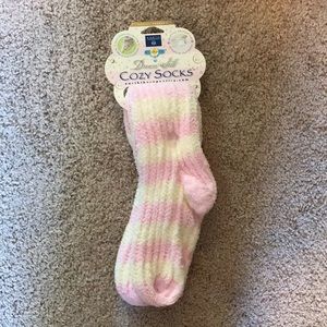 Earth Therapeutics Cozy Socks